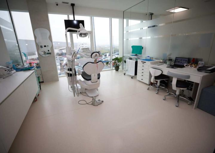 Policlinico odontoiatrico Medikadent 4
