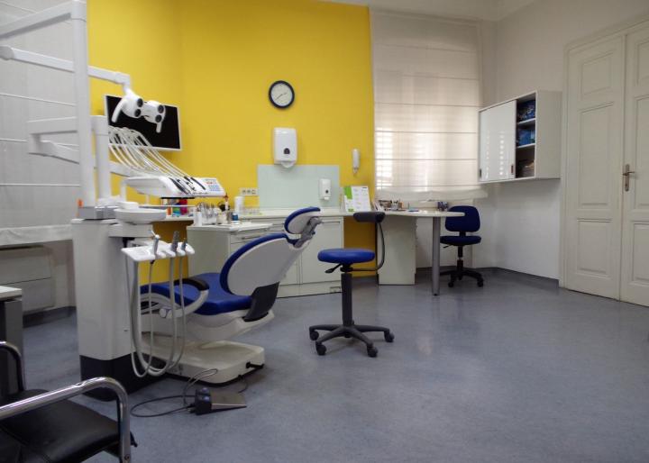 Stomatološka poliklinika Dr. Pavlić 1